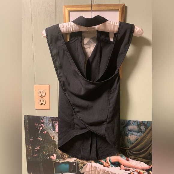 Crossback Button Up Tank - Picture 5 of 5